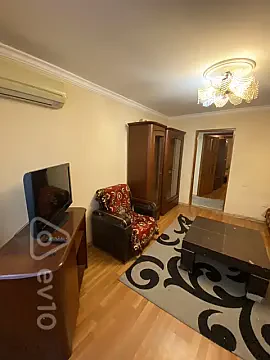 Kirayə verilir 3 otaqlı köhnə tikili 50 m² — Bakı, Nizami 3 otaq 50.00 m²