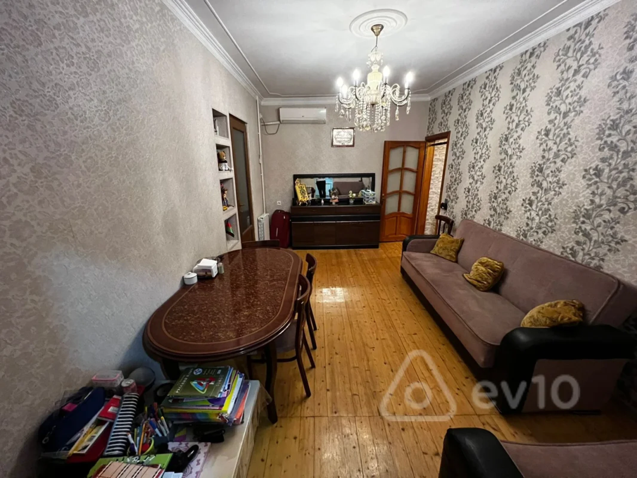 Satılır 2 otaqlı köhnə tikili 50 m²