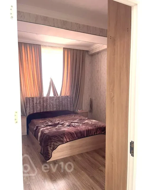 Kirayə verilir 2 otaqlı yeni tikili 65 m²