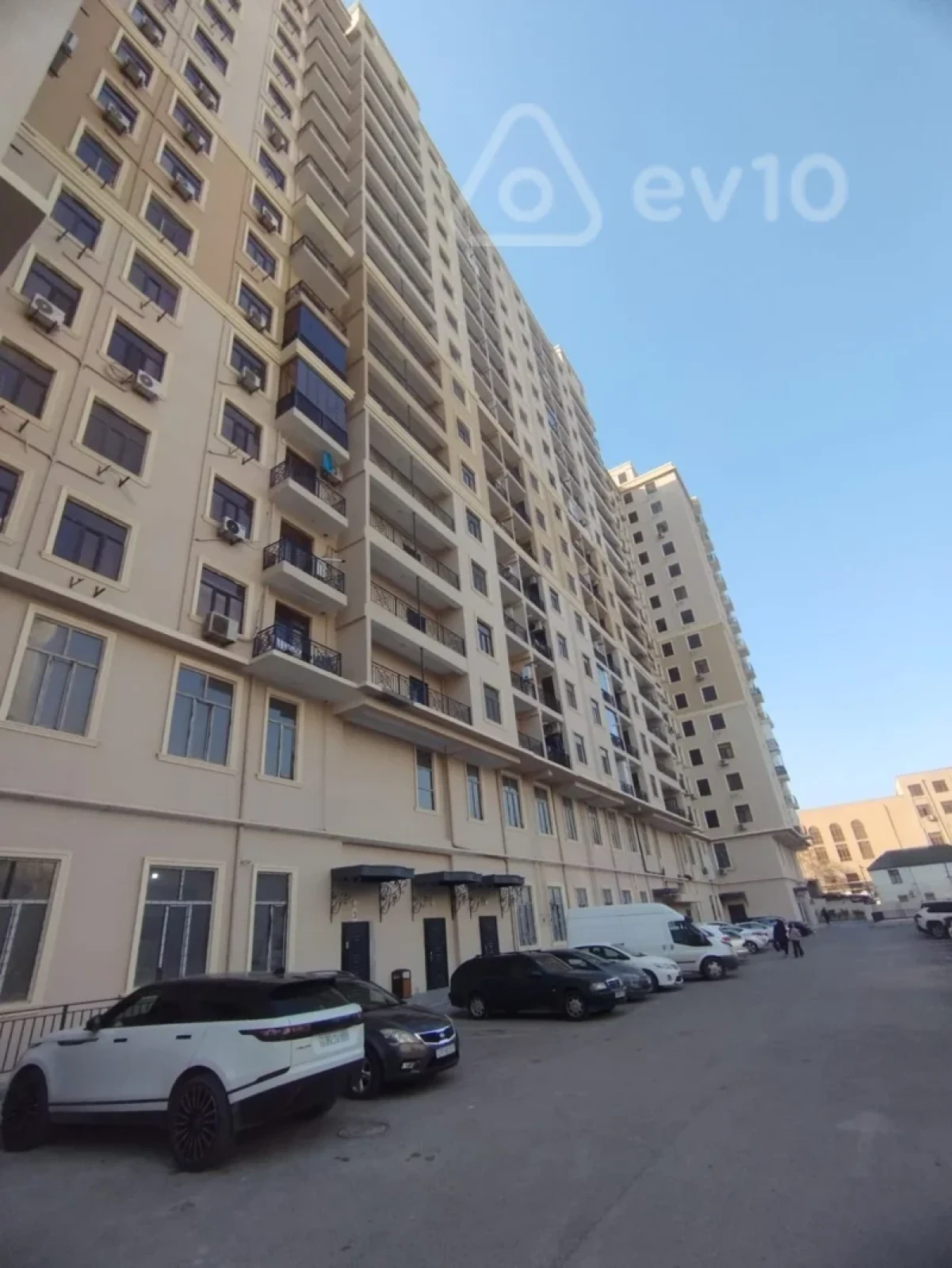 Satılır 4 otaqlı yeni tikili 137 m²