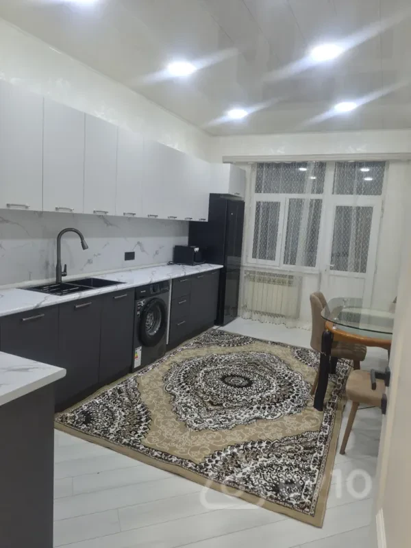 Kirayə verilir 2 otaqlı yeni tikili 75 m²