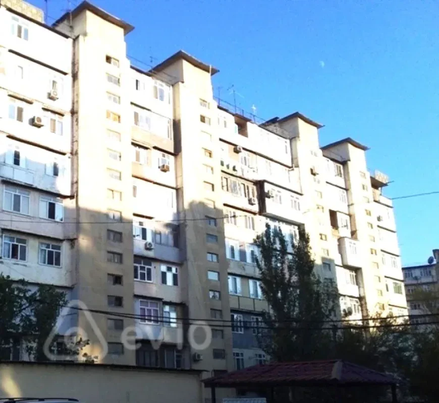 Satılır 3 otaqlı köhnə tikili 80 m²