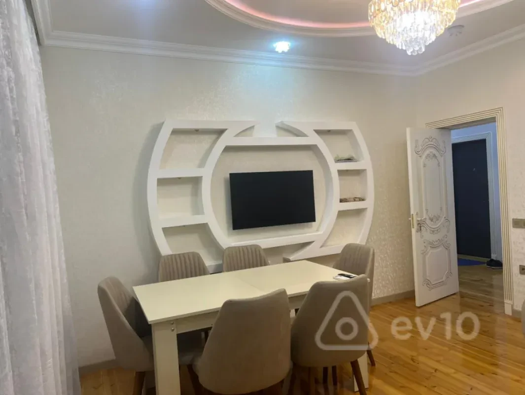 Kirayə verilir 2 otaqlı yeni tikili 77 m²