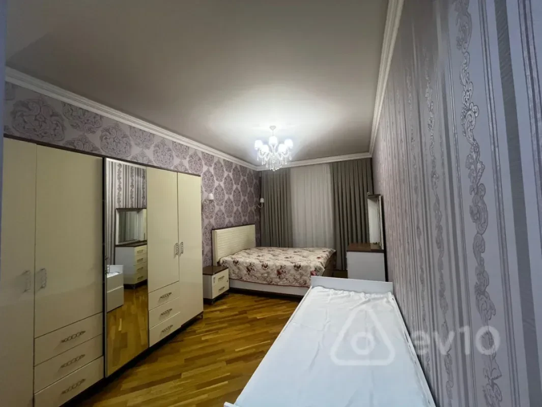 Kirayə verilir 2 otaqlı yeni tikili 106 m²
