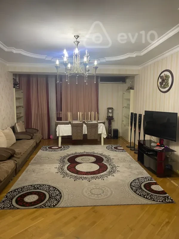 Kirayə verilir 4 otaqlı yeni tikili 150 m²