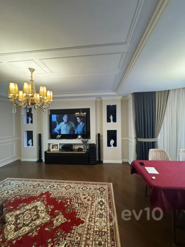 Satılır 3 otaqlı yeni tikili 134 m²