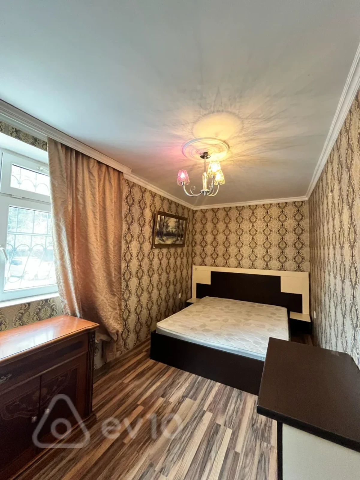 Kirayə verilir 3 otaqlı köhnə tikili 98 m²