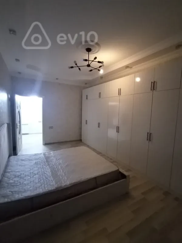 Kirayə verilir 2 otaqlı yeni tikili 65 m²