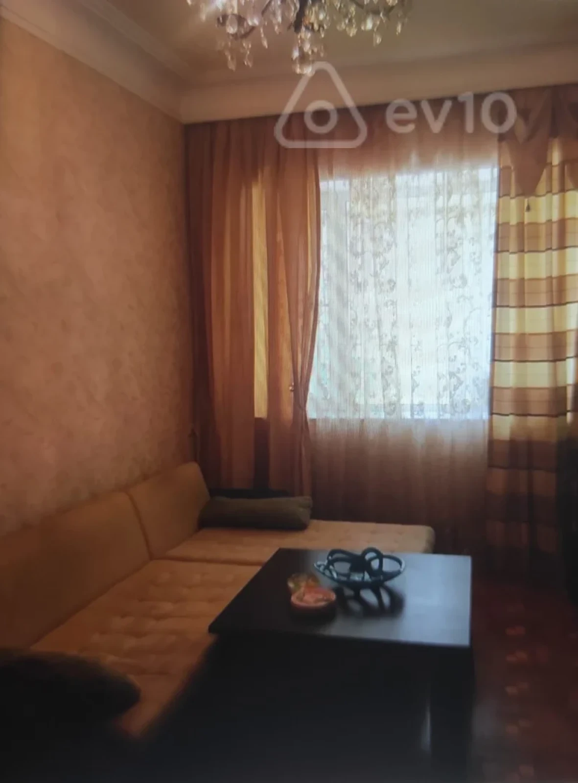Kirayə verilir 4 otaqlı köhnə tikili 100 m²