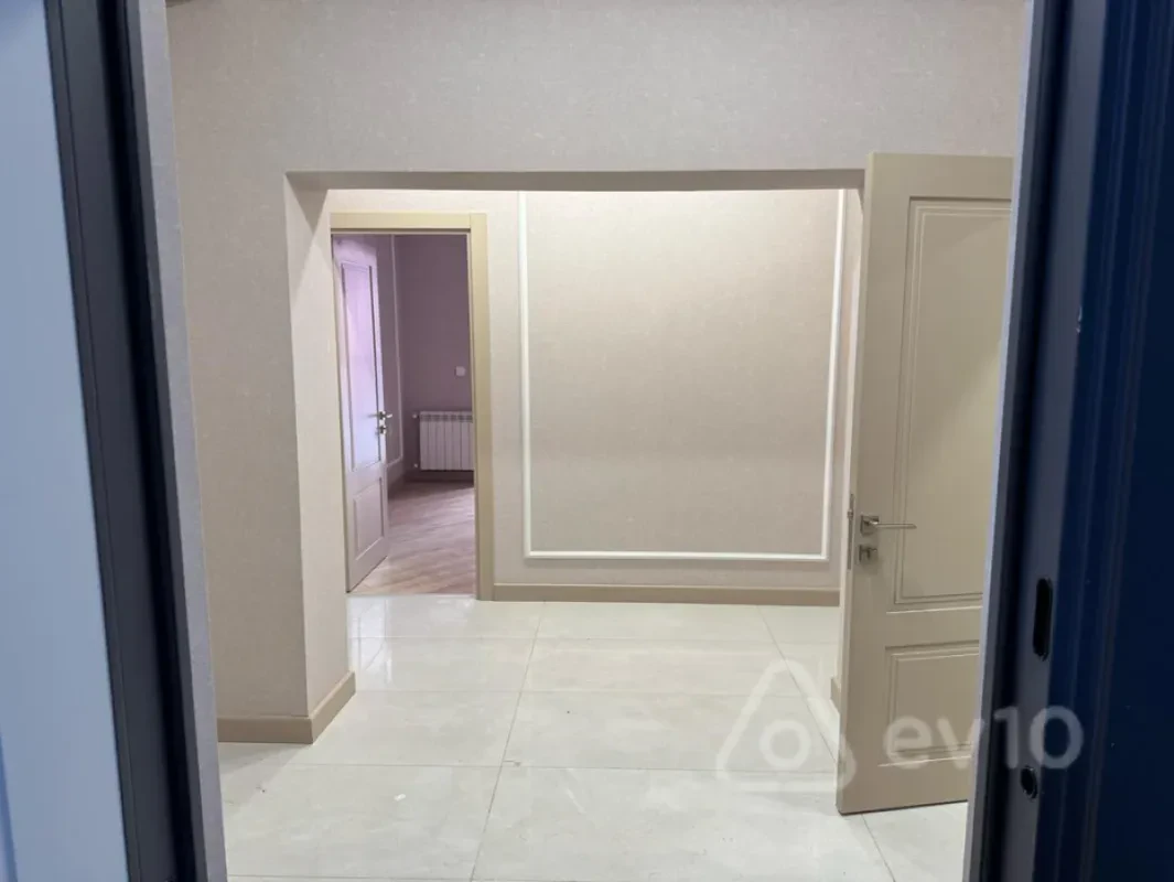 Satılır 3 otaqlı yeni tikili 107 m²
