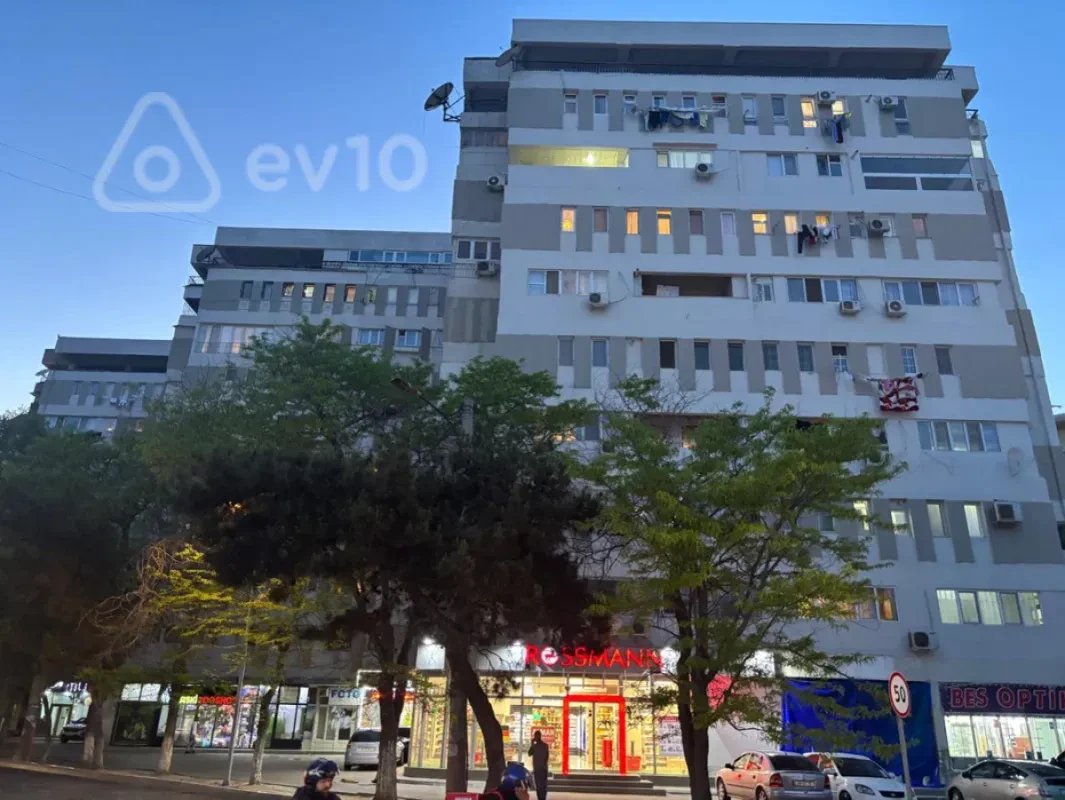 Satılır 3 otaqlı köhnə tikili 105 m²
