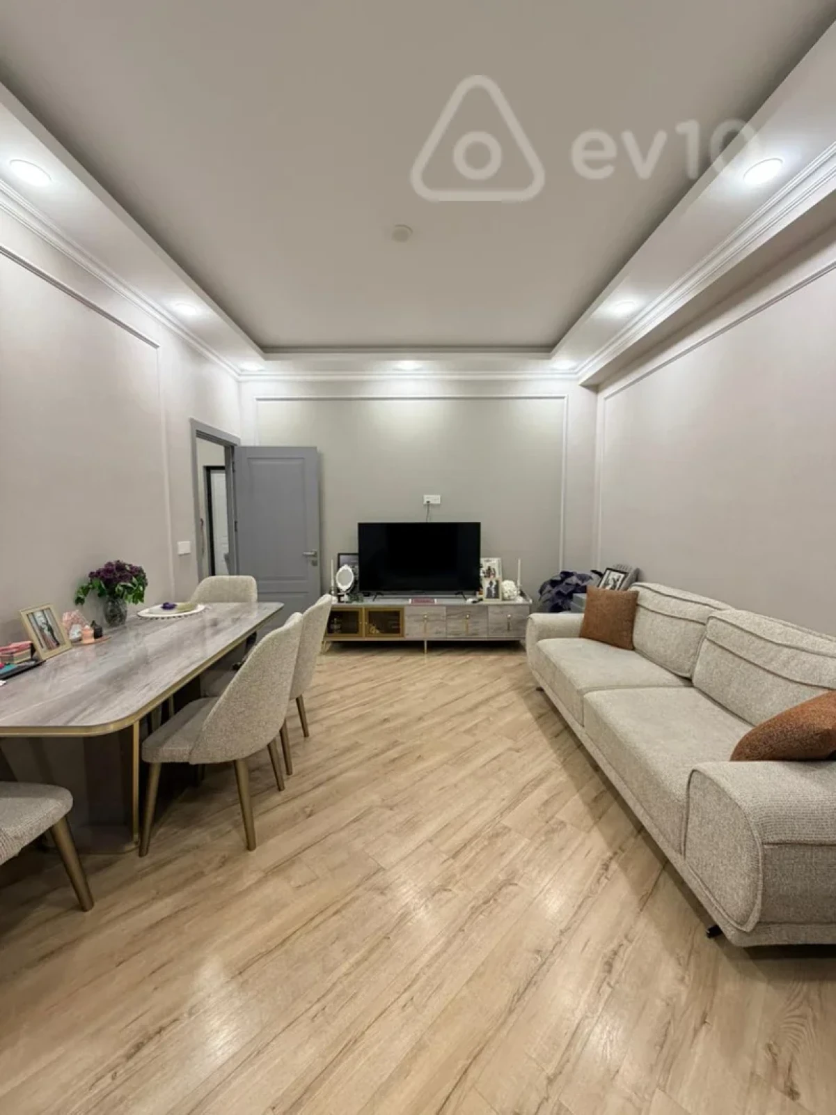 Satılır 2 otaqlı yeni tikili 65 m²
