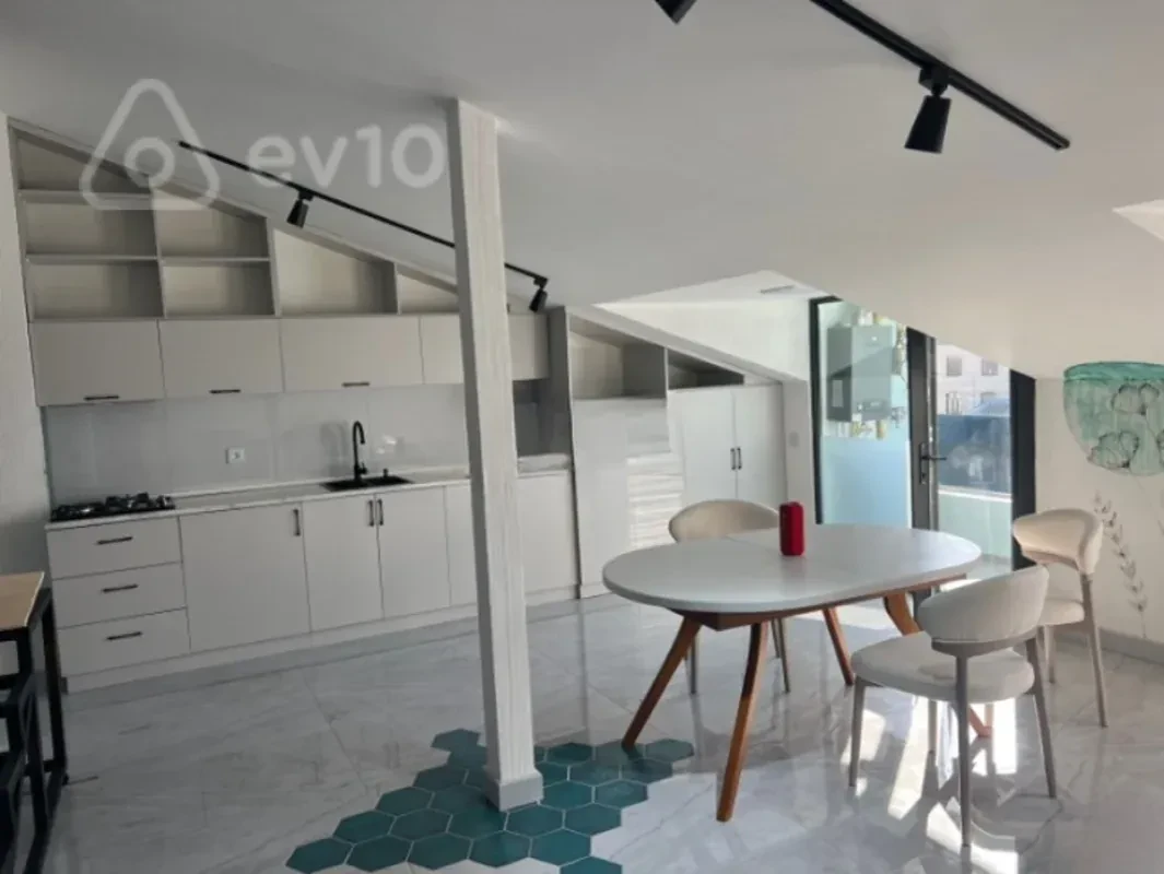 Kirayə verilir 2 otaqlı yeni tikili 60 m²