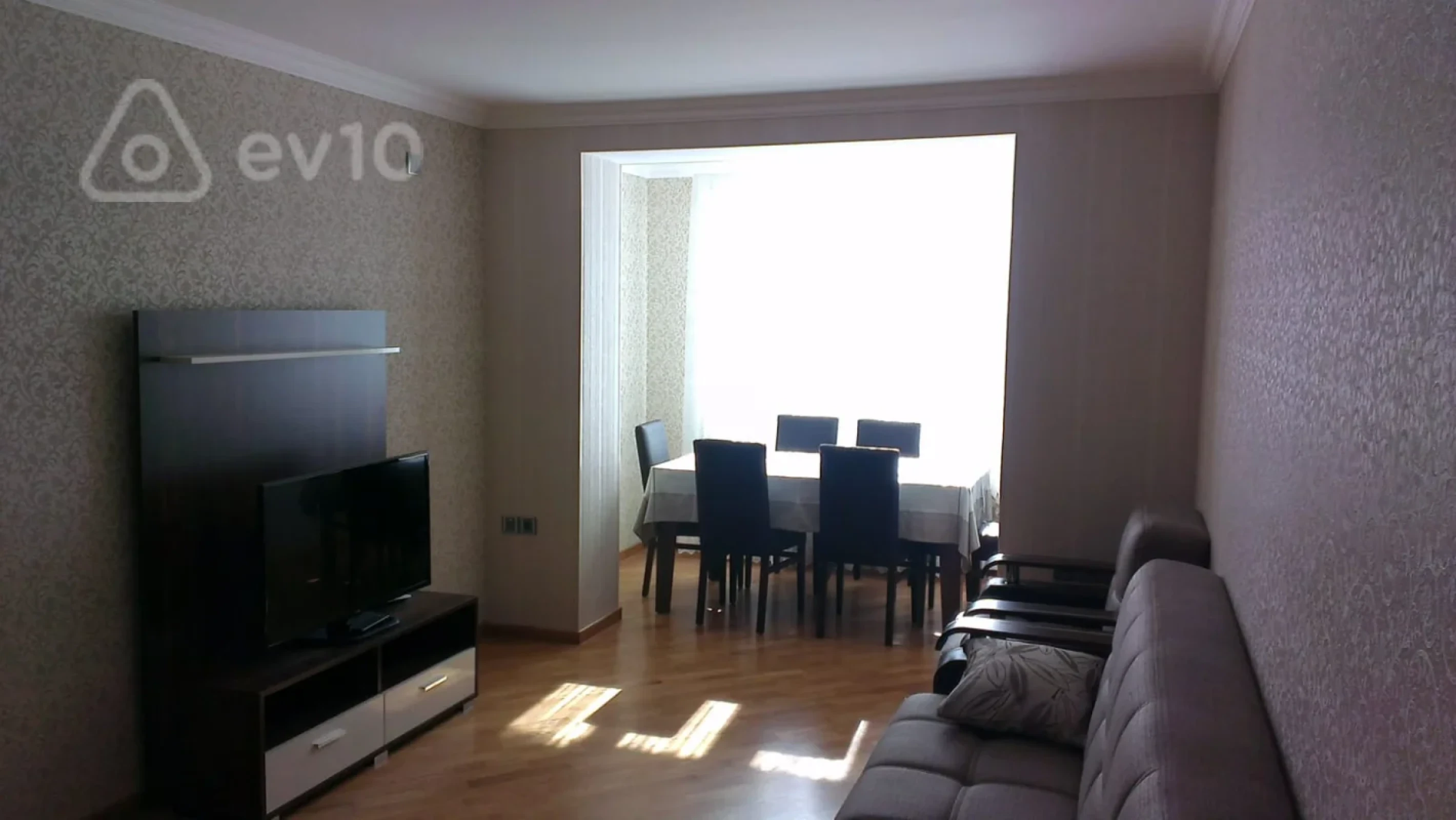 Satılır 3 otaqlı köhnə tikili 75 m²