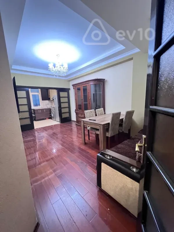 Kirayə verilir 3 otaqlı yeni tikili 70 m²