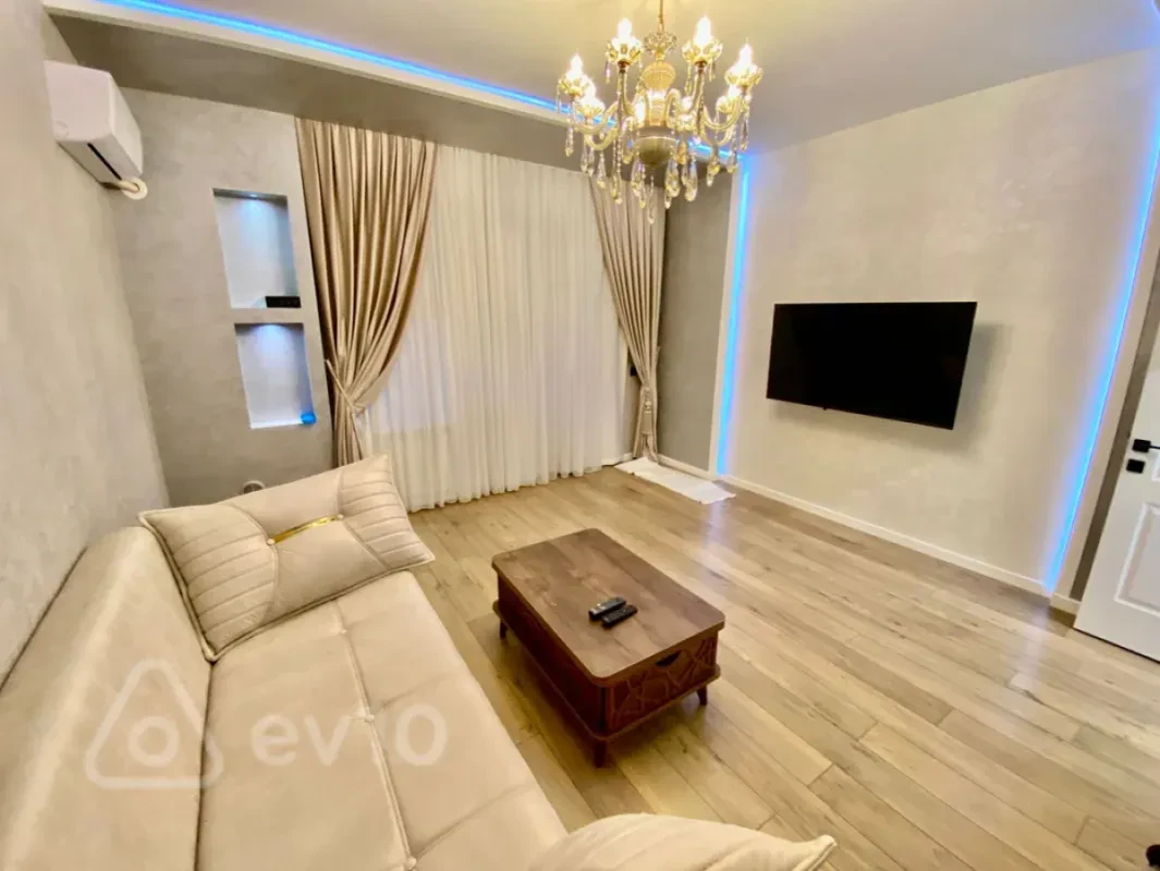 Kirayə verilir 2 otaqlı yeni tikili 75 m²