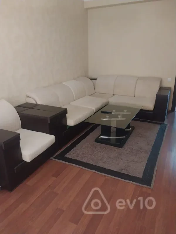 Kirayə verilir 2 otaqlı yeni tikili 100 m²