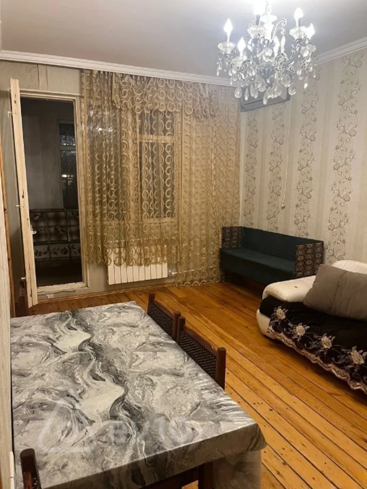 Kirayə verilir 2 otaqlı köhnə tikili 50 m²