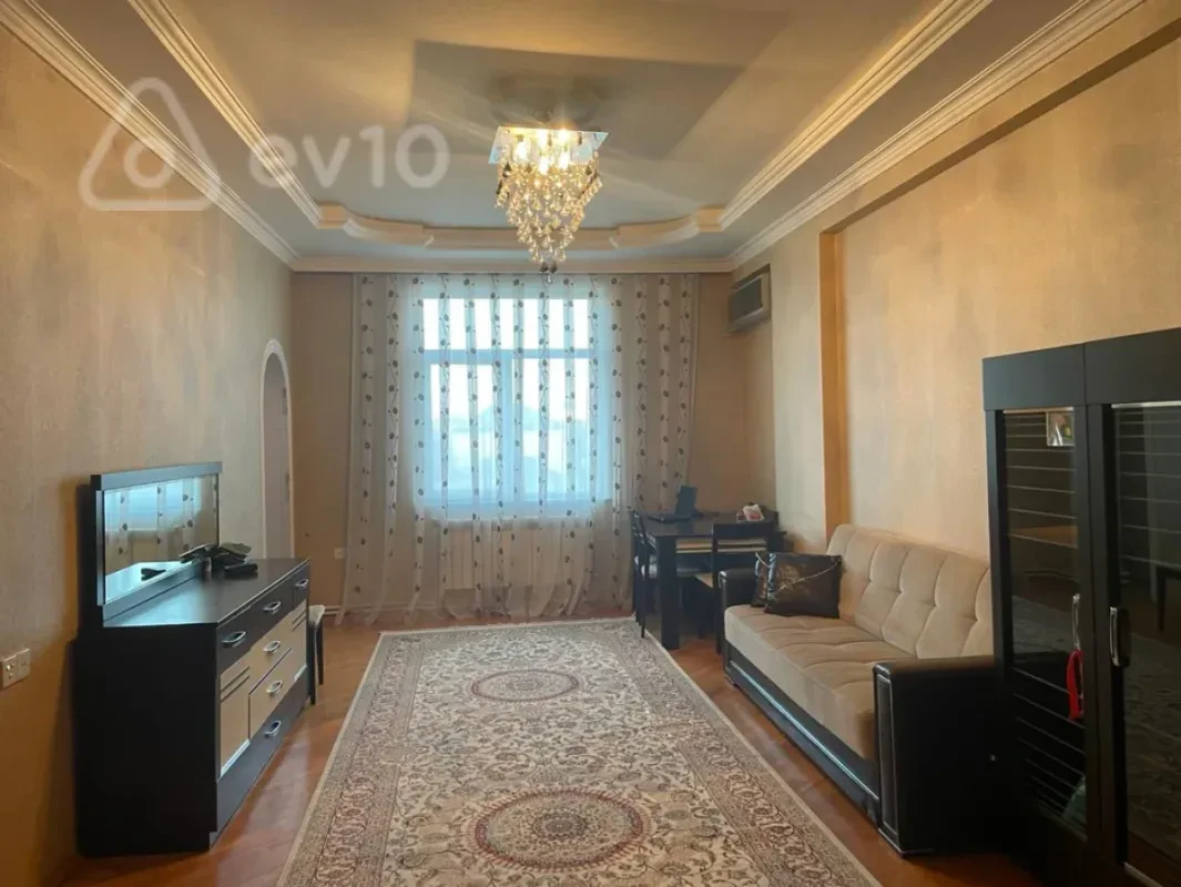 Kirayə verilir 2 otaqlı yeni tikili 74 m²
