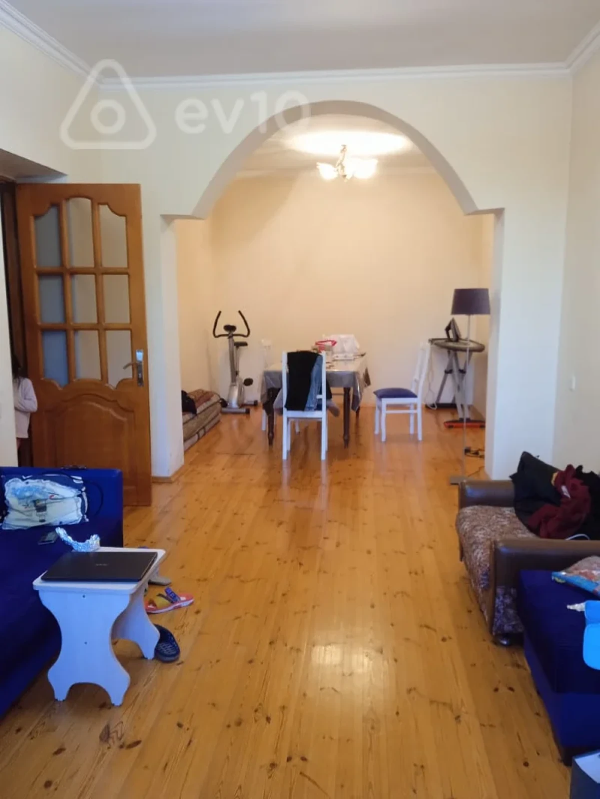 Kirayə verilir 6 otaqlı həyət evi 300 m²