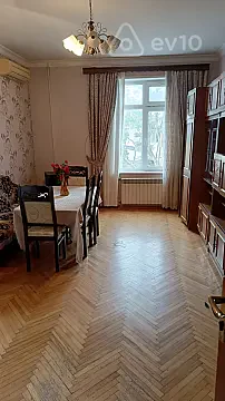 Satılır 2 otaqlı köhnə tikili 57 m² — Bakı, Nərimanov 2 otaq 57.00 m²