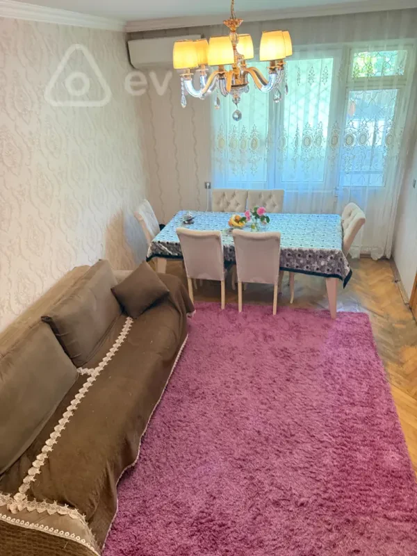 Satılır 2 otaqlı köhnə tikili 45 m²