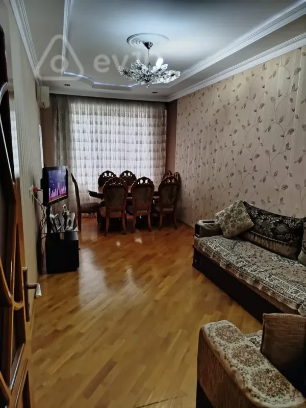 Kirayə verilir 2 otaqlı yeni tikili 70 m²