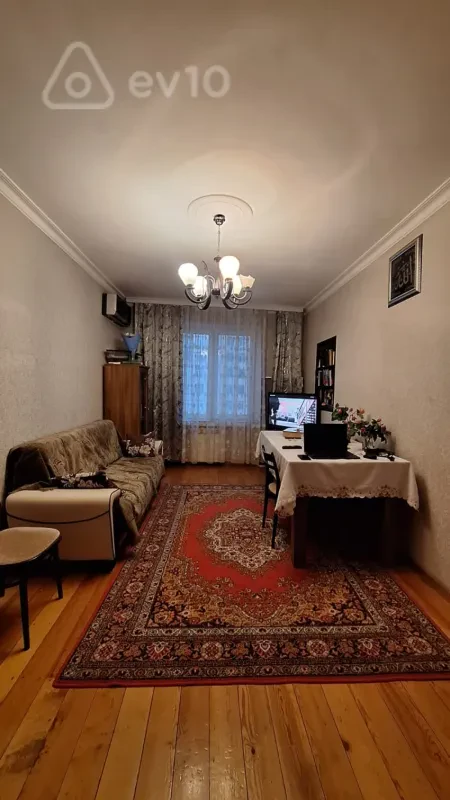 Satılır 3 otaqlı köhnə tikili 90 m²