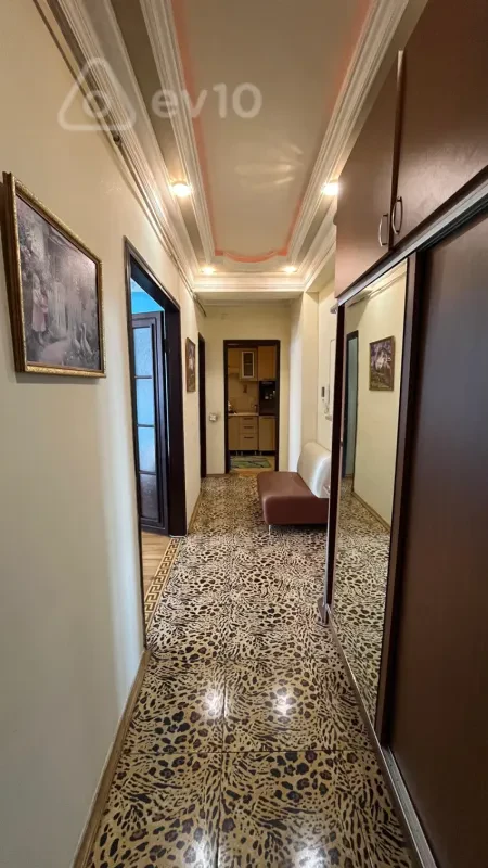 Kirayə verilir 3 otaqlı yeni tikili 75 m²