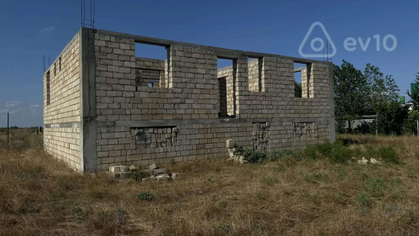 Satılır 4 otaqlı həyət evi 100 m²