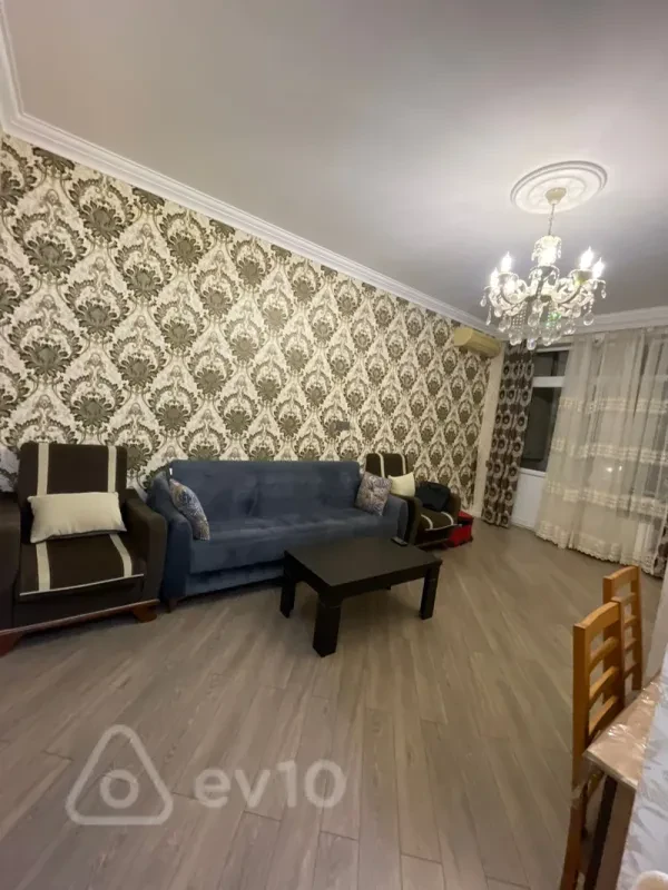 Kirayə verilir 2 otaqlı köhnə tikili 53 m²