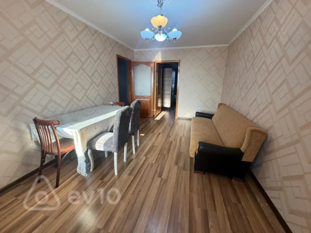 Kirayə verilir 2 otaqlı köhnə tikili 50 m²