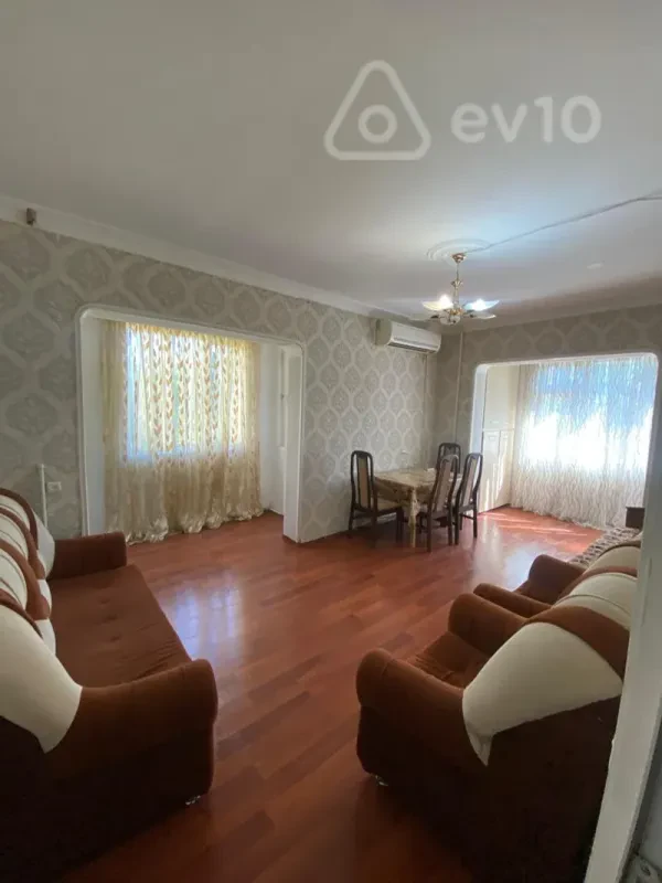 Kirayə verilir 2 otaqlı köhnə tikili 50 m²