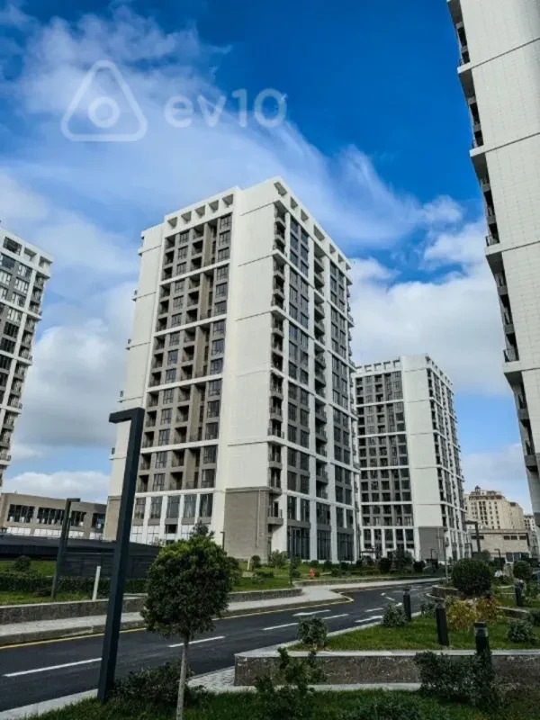 Satılır 3 otaqlı yeni tikili 110 m²
