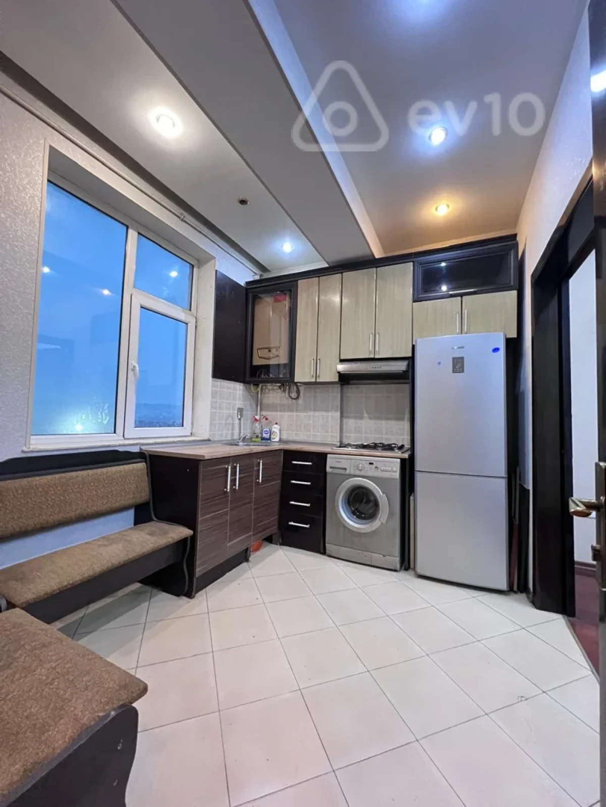 Kirayə verilir 3 otaqlı yeni tikili 77 m²