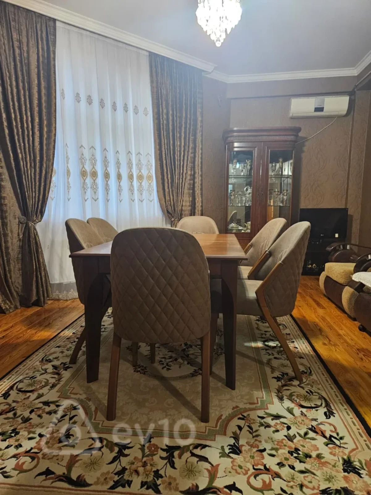 Kirayə verilir 2 otaqlı yeni tikili 70 m²