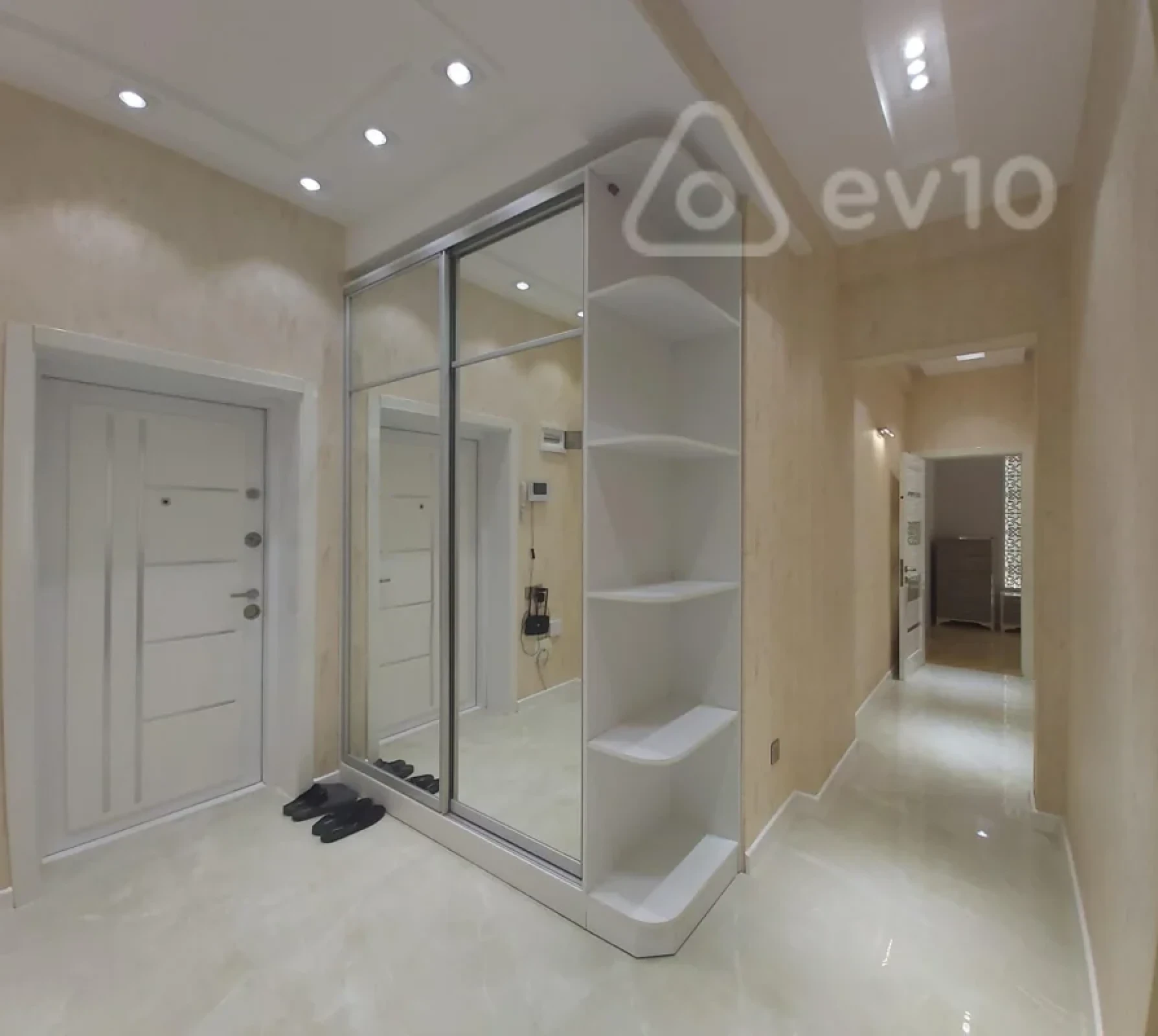 Satılır 3 otaqlı yeni tikili 110 m²