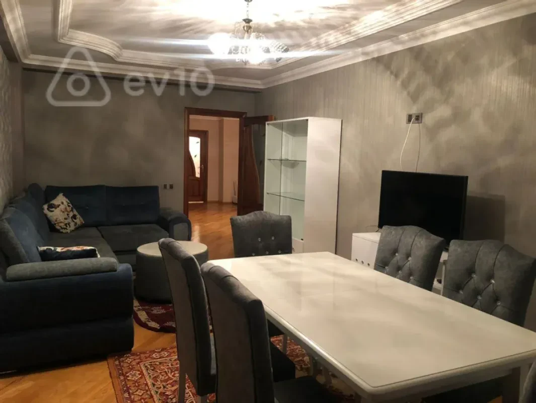 Kirayə verilir 3 otaqlı yeni tikili 160 m²