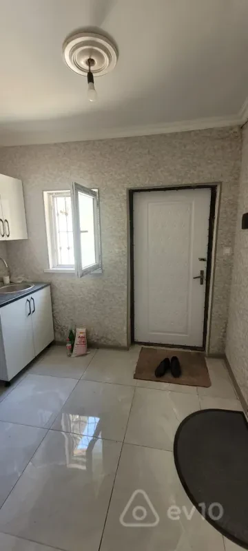 Kirayə verilir 2 otaqlı həyət evi 50 m²