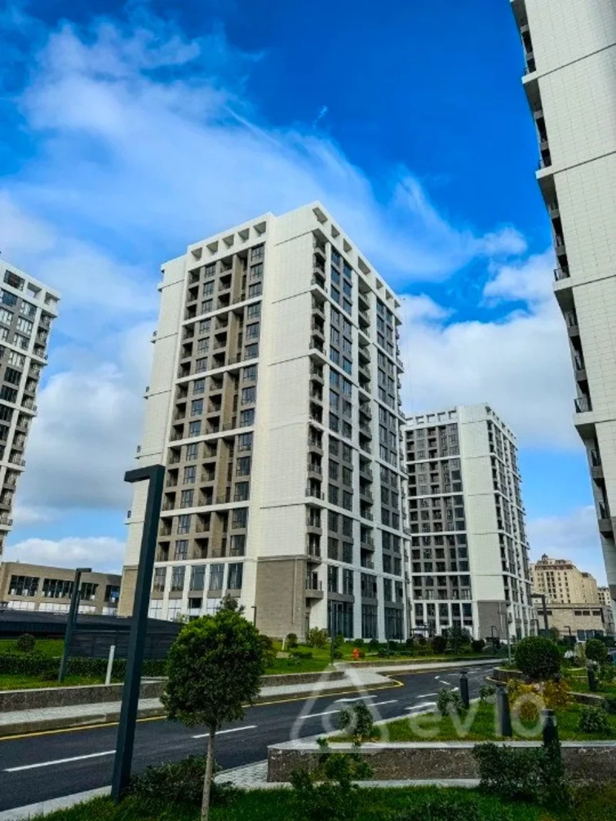 Satılır 2 otaqlı yeni tikili 109 m²