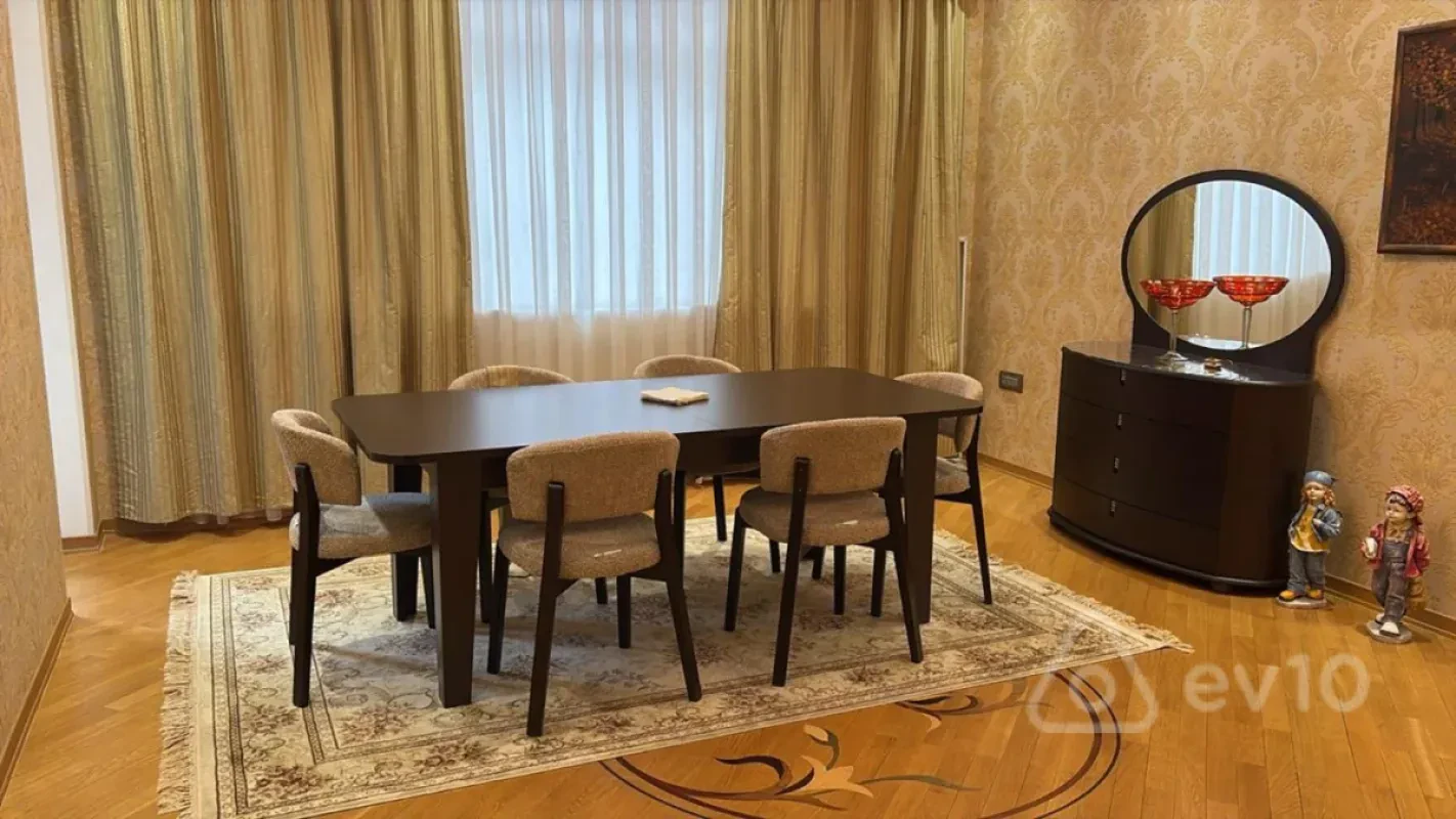 Kirayə verilir 3 otaqlı yeni tikili 121 m²