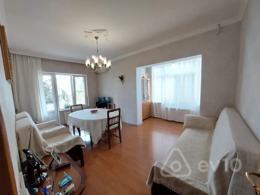 Satılır 3 otaqlı köhnə tikili 85 m²