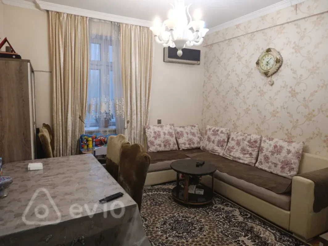 Kirayə verilir 2 otaqlı köhnə tikili 40 m²