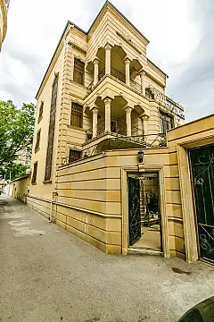 Kirayə verilir 10 otaqlı həyət evi 1000 m² — Bakı, Nərimanov 10 otaq 1000.00 m²