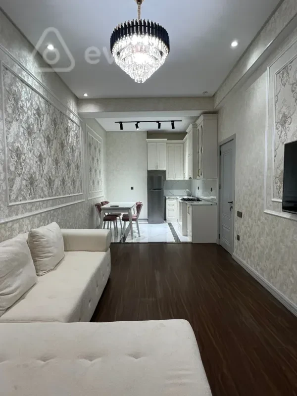 Kirayə verilir 3 otaqlı yeni tikili 100 m²