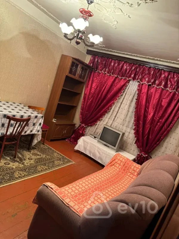 Kirayə verilir 1 otaqlı köhnə tikili 40 m²
