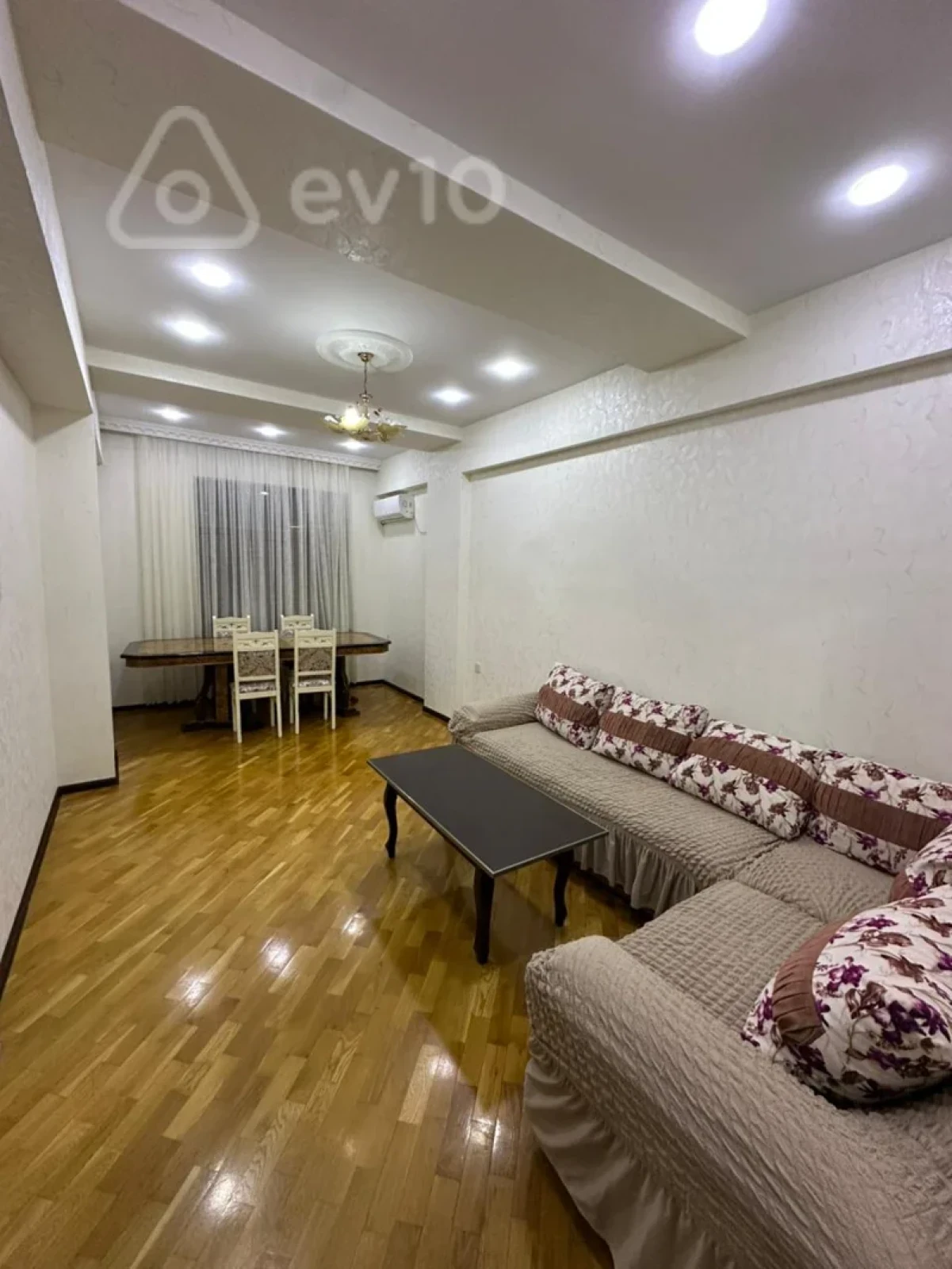 Kirayə verilir 2 otaqlı yeni tikili 75 m²