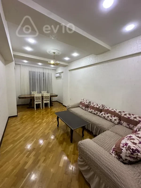 Kirayə verilir 2 otaqlı yeni tikili 75 m²