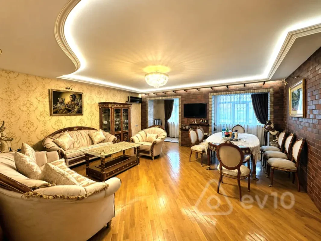 Kirayə verilir 3 otaqlı köhnə tikili 100 m²