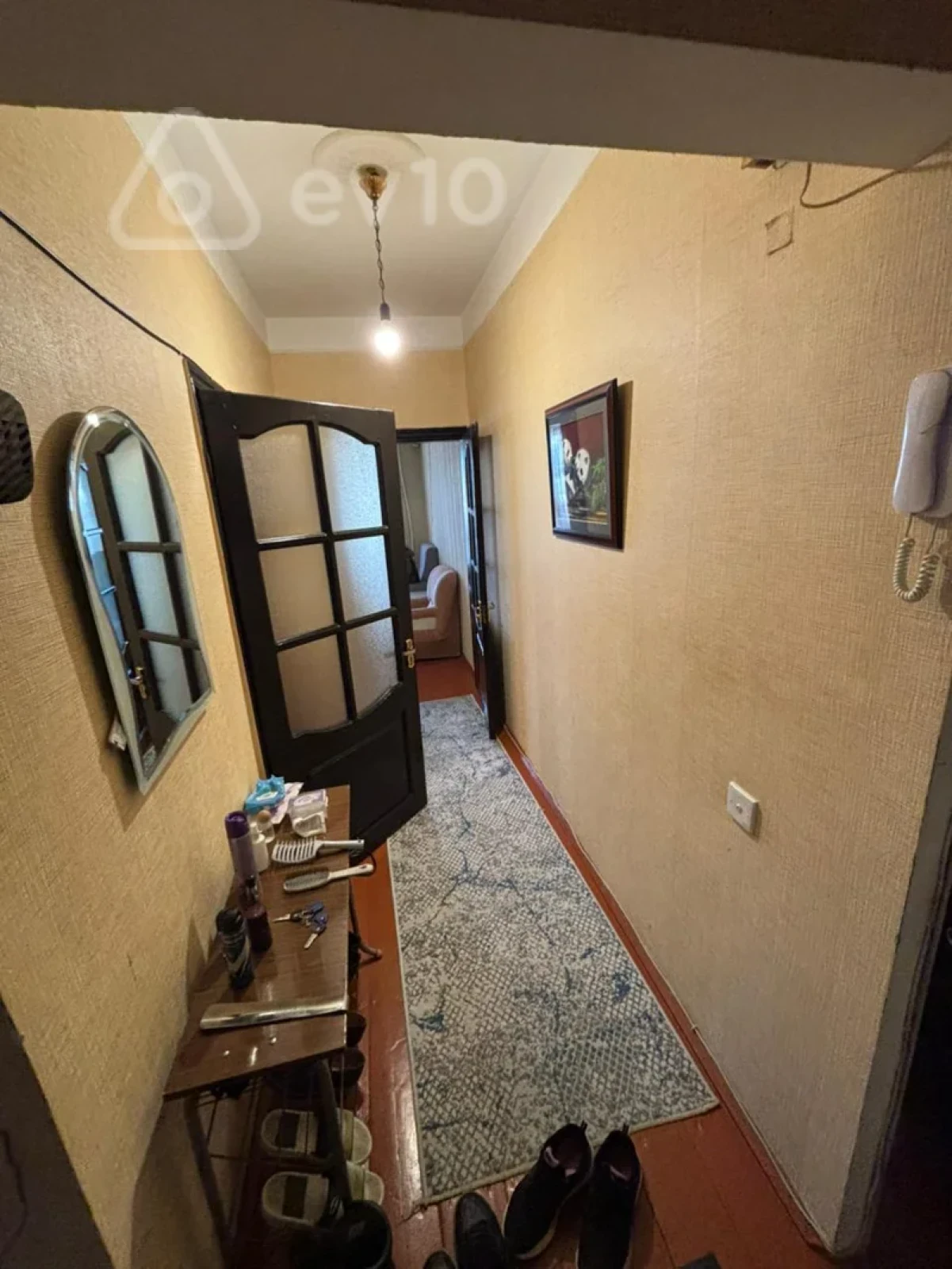 Satılır 2 otaqlı köhnə tikili 60 m²